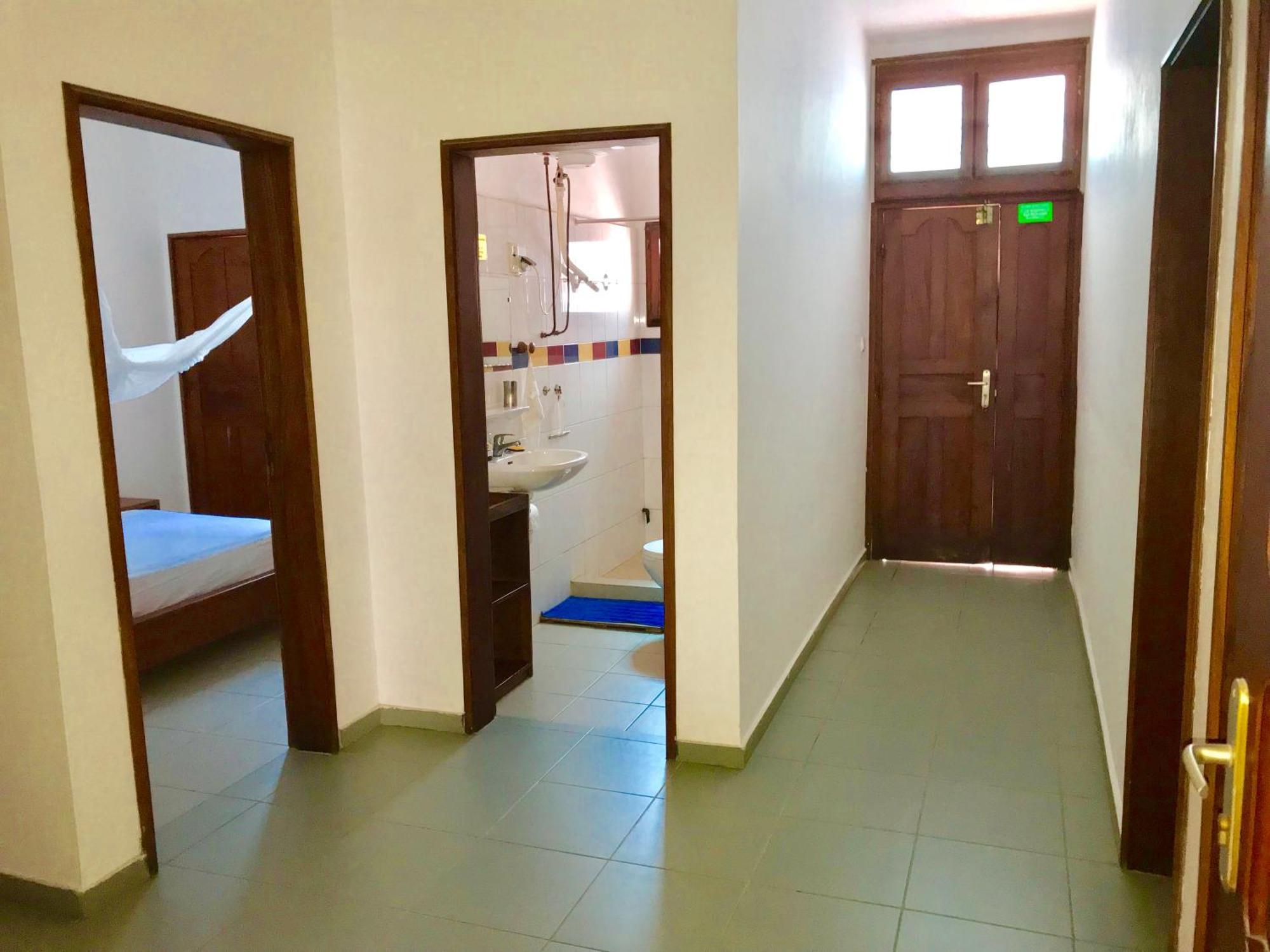 Dodoo Lodge Cotonou Szoba fotó